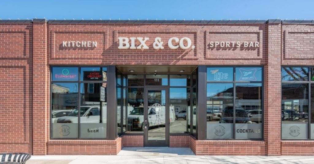 Bix & Co. Kitchen & Sports Bar In Valley Junction