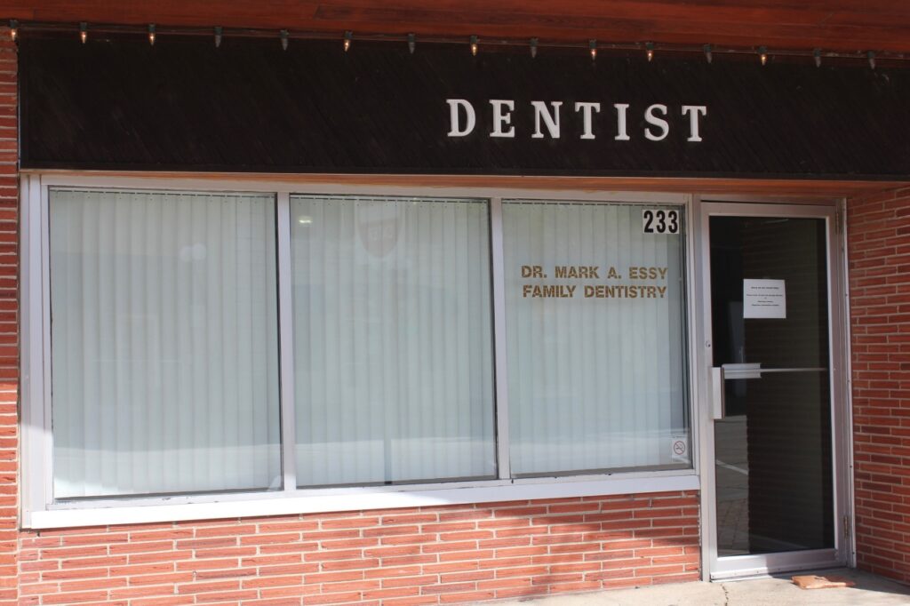 Dr. Mark Essy, DDS family dentistry exterior