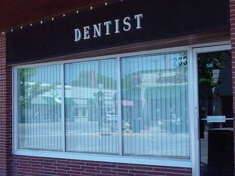 Dr. Mark Essy, DDS family dentistry exterior