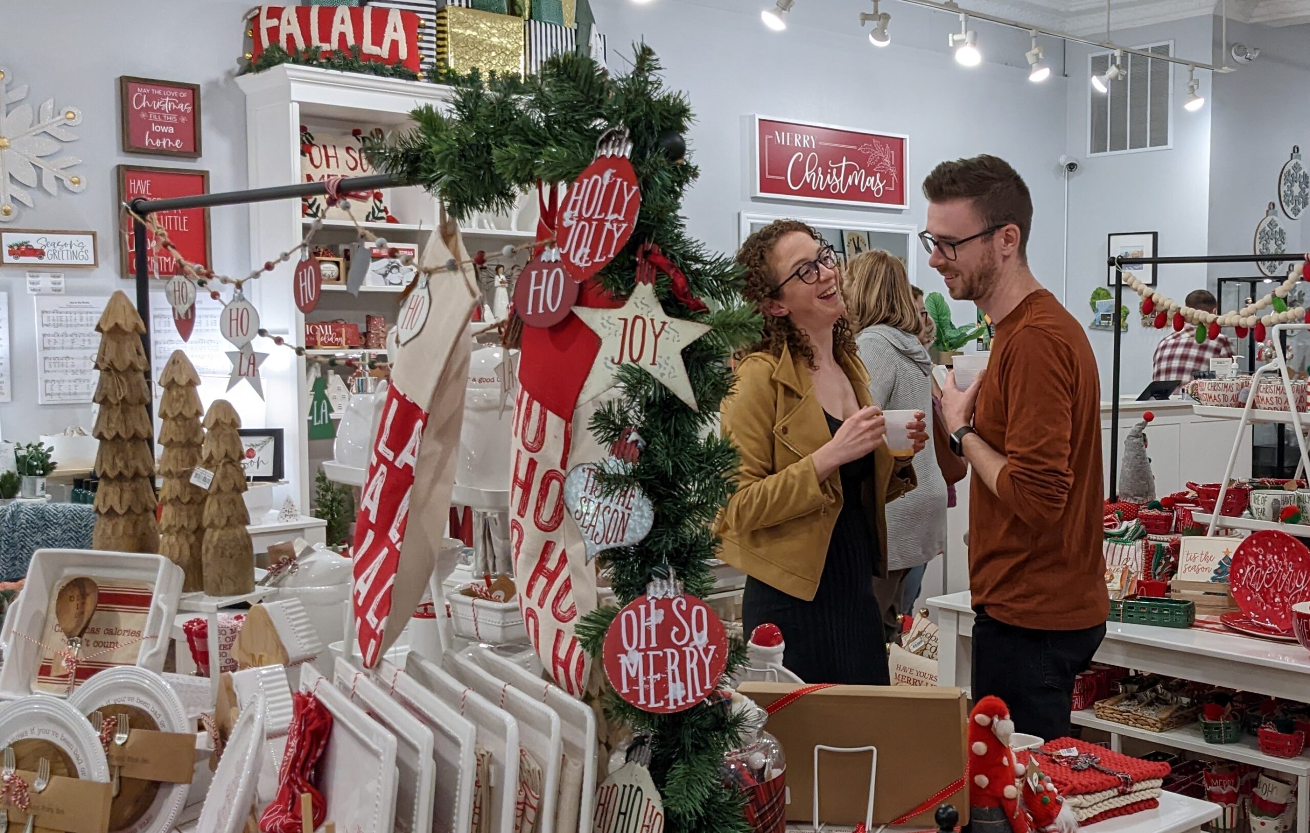 Valley Junction Christmas time people shopping