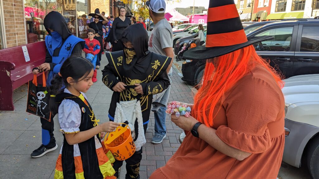 trick or treaters on 5th street