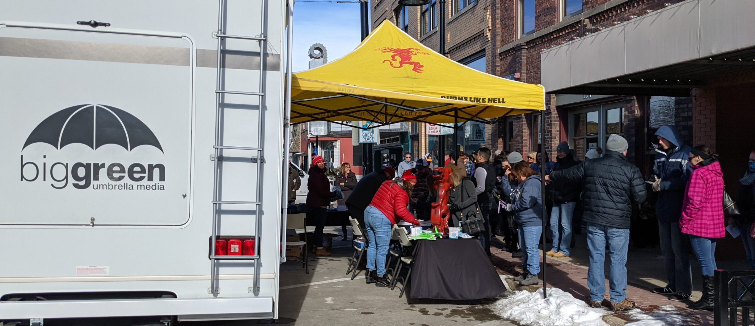 People registering at Fir & Ice with Des Moines CityView