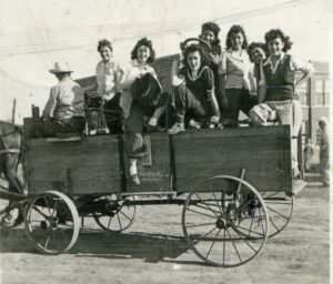 pic of girls in wagon black and wihite